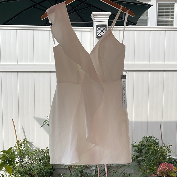 Ieena x Mac Duggal - White Asymmetrical Ruffle Mini Cocktail Dress Size 2 - Picture 3 of 12